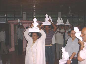 2005 june keep Buddha statue ceremoy.jpg